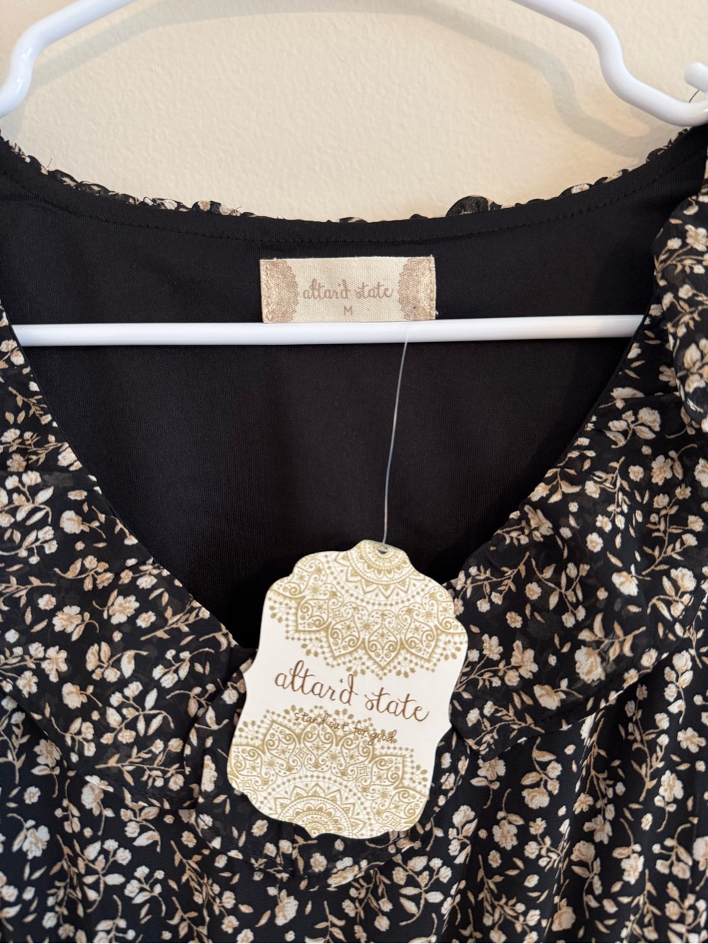 NWT Altar'd State Black and Cream Floral Ruffle Dress Women’s Medium - Picture 4 of 12